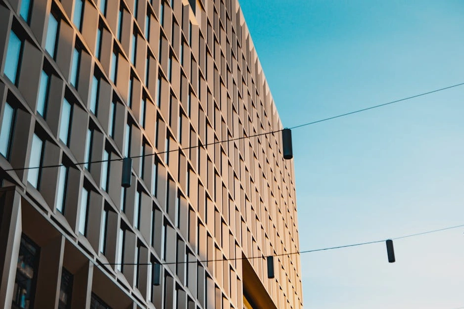 Moderní budova sídla společnosti FinPacta.